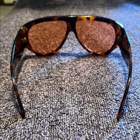 Tortoise Shell Sunglasses - Picture 4 of 5